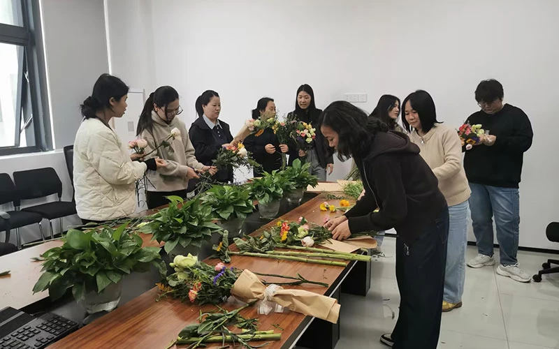 Goddesses create their own special holiday flowers Goddesses create their own special holiday flowers